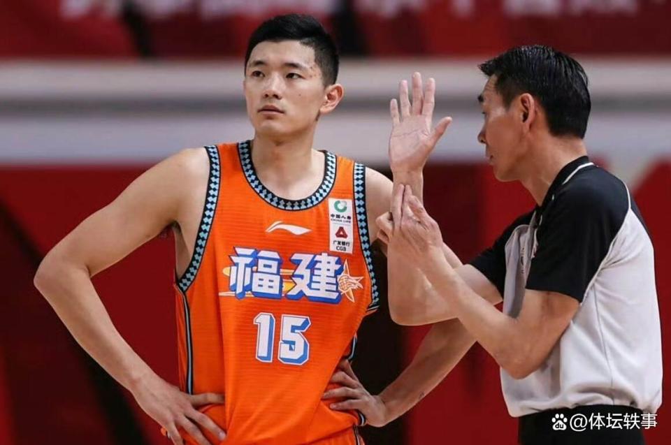 热身赛中 热身赛中